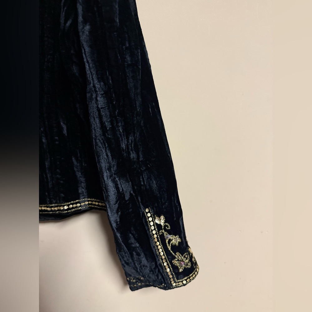 Katherine Barclay Black Blazer with Gold Embroidery - Picture 9 of 10